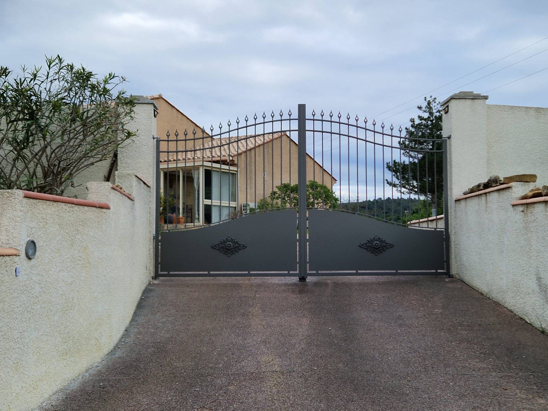 portail fer forgé double vantaux