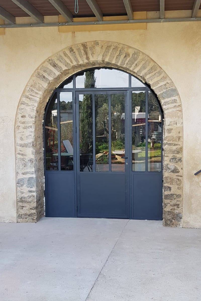 Porte de style ancien atelier vitrée 1