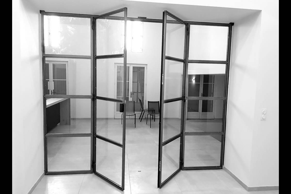 Porte intérieure vitrée de style industriel 3