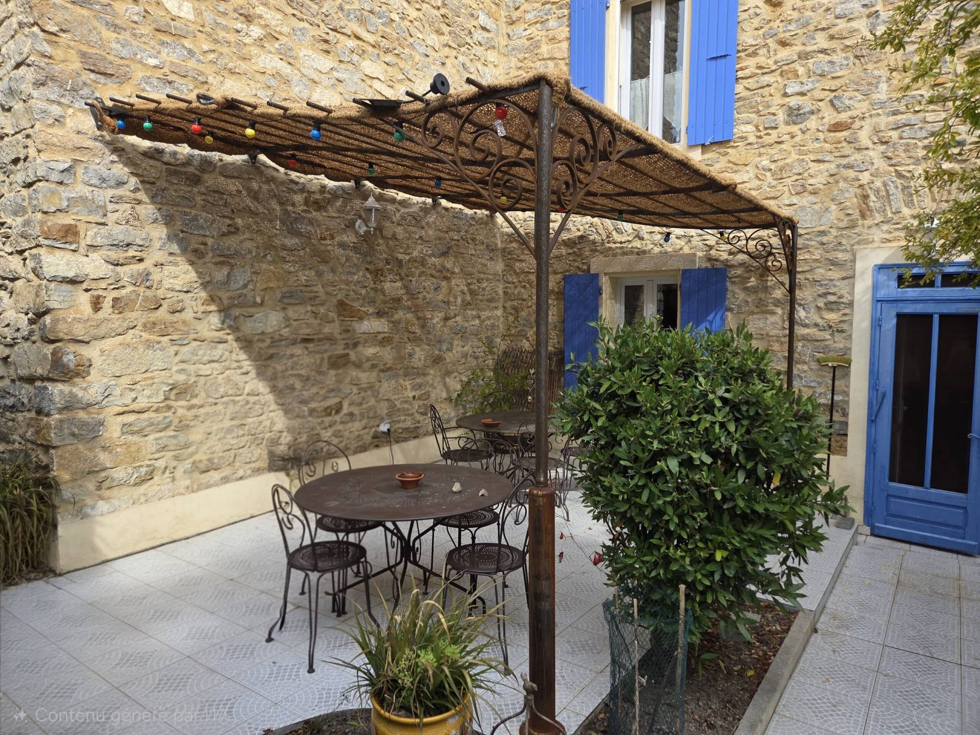 Pergola chapeau gendarme 1