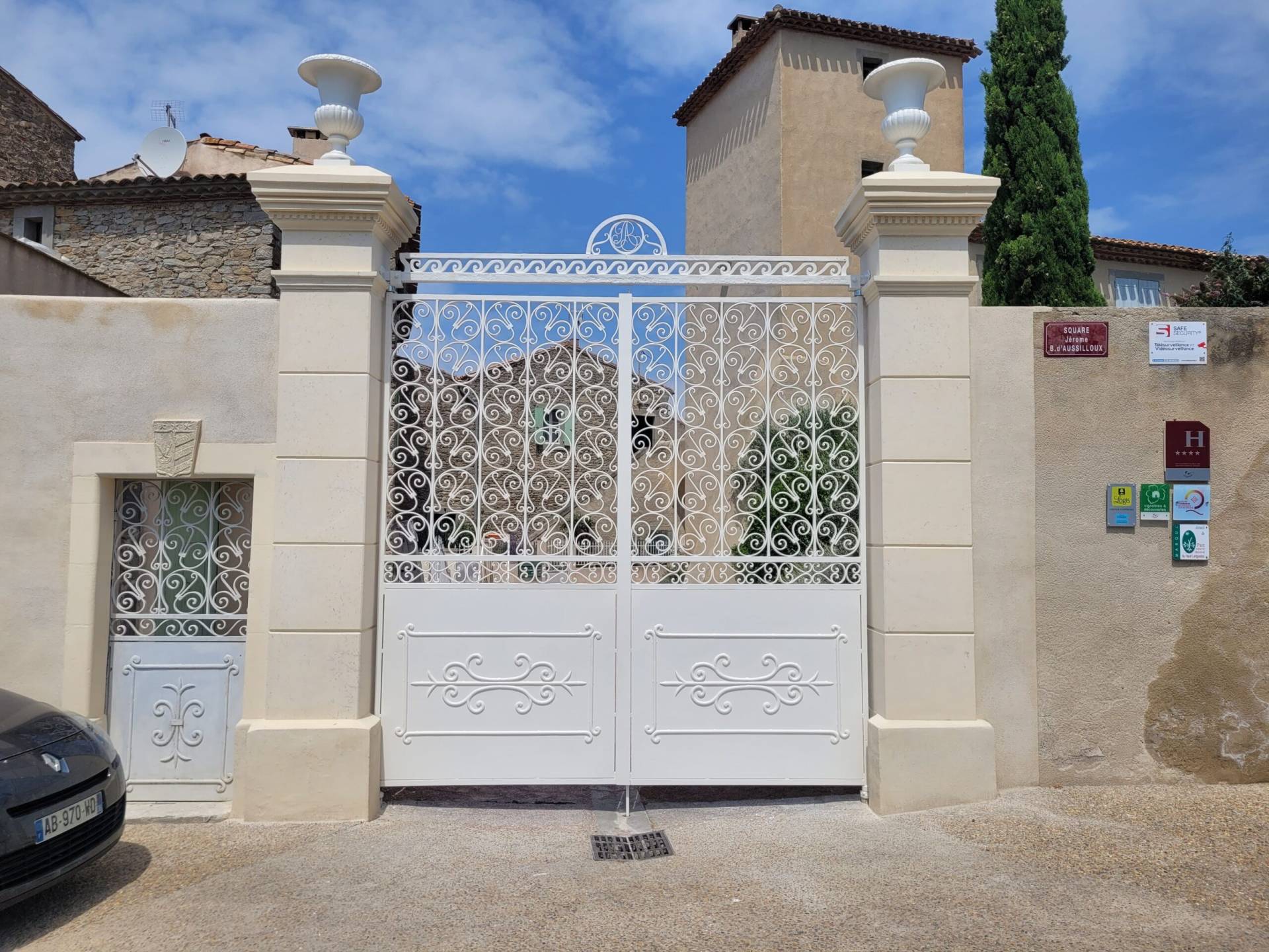 Restauration d'un portail classé thermolaquage