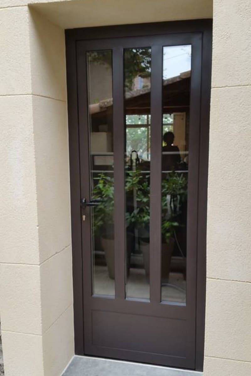 Porte d'entrée en fer à rupture