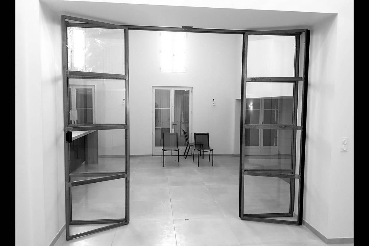 Porte intérieure vitrée de style industriel 4